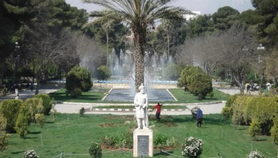 تمـثال الشاعر أبو فراس الحمداني في حلب.. ازالـة وترمـيم