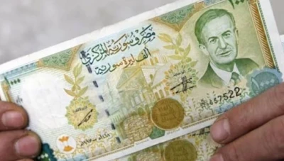 سوريا.. تراجع الليرة مجددا أمام الدوﻻر