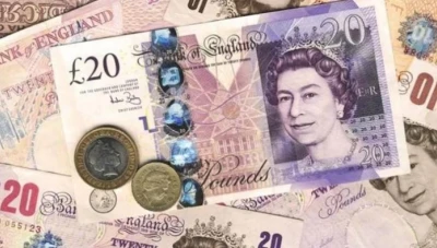 الاسترليني يتراجع بفعل مخاوف بريكست ويتجه صوب تكبد خسارة أسبوعية