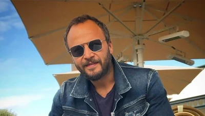 مكسـيم خليل يوجـه رسالة مـؤثـرة إلى الشعب السوري مع دخـول عام 2025