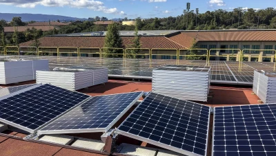 في إسبانيا: ألواح شمسية على الأسطح وسكان في الظلام – لماذا لم توفر لهم الطاقة المتجددة الحل؟