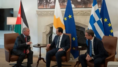 القـمة الثلاثـية تدعـو لتعـ.ـزيز المسـاعدات الإنـسانـية ودعـ.ـم الحـ.ـل السيـ.ـاسي في سوريا