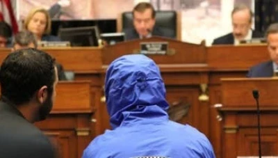 سـ.ـرّب 55 ألف صـ.ـورة من معتـ.ـقلات الأسد: كـ.ـشـف هوية "قيصر" أول مرة منذ 12 عامًا!