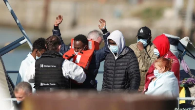 تفاصيل خطة بريطانيا لترحيل طالبي لجوء إلى رواندا