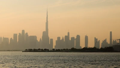 دبي تعـتمد أكبر مـيزانـية لثلاث سنوات قـادمة بإيـرادات تبلغ 302 مـليار درهم و46% منها لتـطويـر البـنية التحتـية