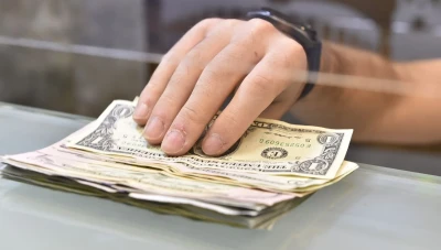 انخفاض ملحوظ تسجله الليرة السورية الآن