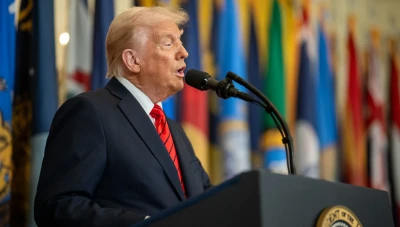 ترامب يفرض رسومًا جمركية جديدة على واردات السيارات ويشعل التوتر التجاري العالمي