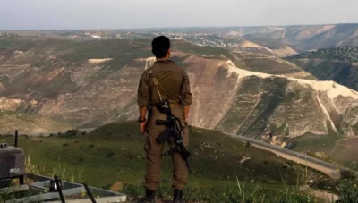 تقرير: الحكومة السورية الجديدة تواجه تحديات معقّدة على حدودها مع دول الجوار