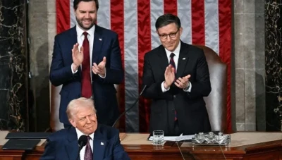 ترامب يكشف عن هدر حكومي ضخم بـ 500 مليار دولار سنويًا في الولايات المتحدة