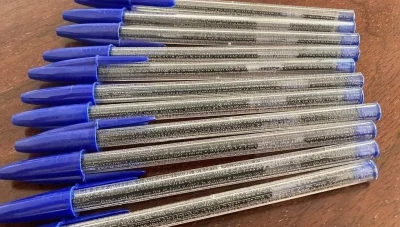 قصة الطالب الذي حاول الاحتـيال بأقلام محفورة بدقة