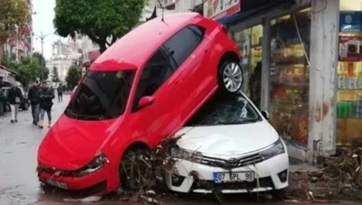 بالفيديو.. فيضانات في ولاية أنطاليا التركية لم تشهد مثلها منذ 50 عاماً
