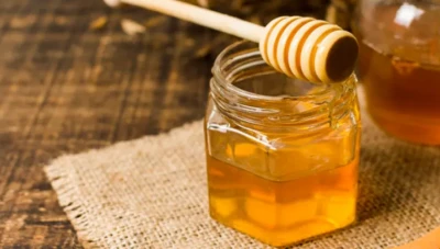 فـوائد العسل في عـلاج التـهابات الجـهاز التنـفسي وتخفـيف السـعال الليلي