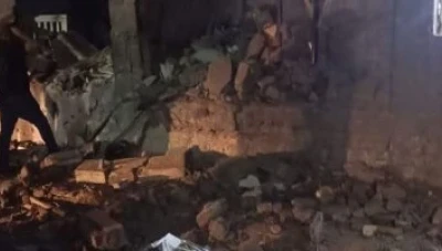 وصول لجنة تحقيق من القوات المسلحة المصرية بعد سقوط صاروخ على مبنى إسعاف في مدينة طابا