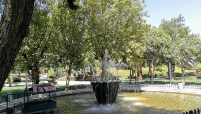 بالفيديو .. فتاة تـستـحم في حديقة الجاحظ بدمشق