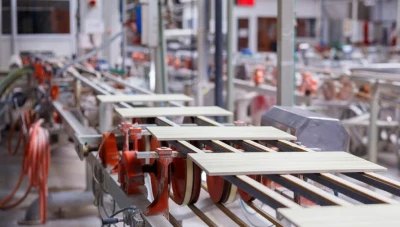 شراكة سورية إيطالية مرتقبة لتحديث مصانع السيراميك والإسمنت ودعم الصناعة المحلية