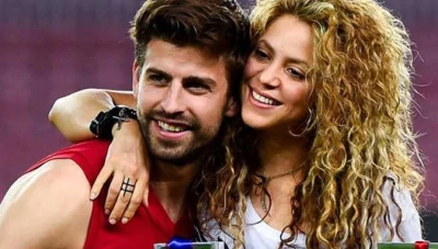 جيرارد بيكيه في موقف محرج على المسرح بسبب شاكيرا: "أنا بطل العالم وأنتم نكرة"