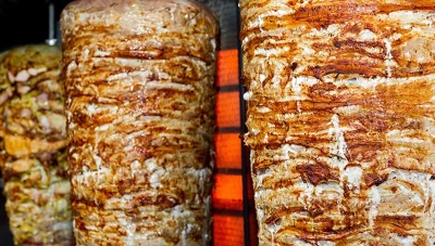 اختراع” جديد شهده عالم الشاورما في دمشق خلال 2023