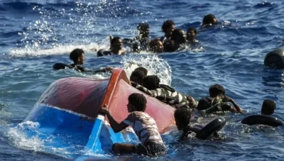 مأساة بعد غرق قاربين للمهاجرين قبالة السواحل الإيطالية: 11 قتيلاً و60 مفقوداً، بينهم 26 طفلاً