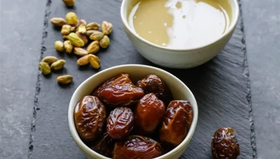 مزيج التمر والطحينية: توازن ذكي بين الطاقة والراحة النفسية