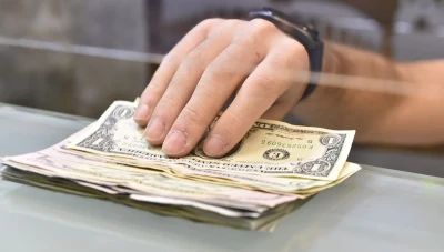 انخفاض جديد تشهده الليرة السورية الآن