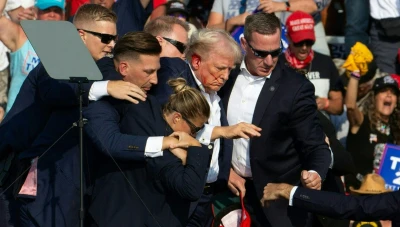 فيديو جديد يكشف لحظة رؤية ضابط شرطة أمريكي لمطلق النار على ترامب قبل محاولة اغتياله