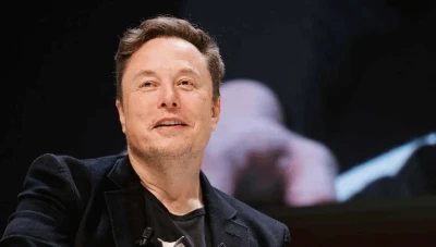 إيلـون ماسـك يتـجاوز عتـبة 400 ملـيار دولار ليصـبح أغـنى رجـل في العـالم