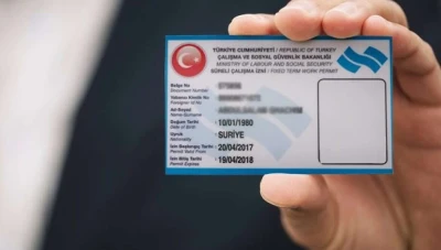 إذن العمل للسوريين في تركيا 2025: الشروط، الخطوات، والأخطاء التي تؤدي إلى الرفض