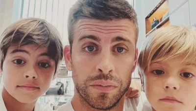 بيكيه يفاجئ الجمهور بعودته إلى منزل شاكيرا لرعاية طفليهما