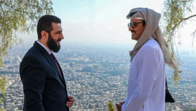 قطر تتحرك دبلوماسياً بشأن سوريا: العقوبات ورواتب الموظفين والغاز على طاولة النقاش في واشنطن