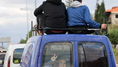 عـودة النازحين اللبـنانـيـين إلى بلـداتهم بعد استـ.ـئناف حـركـة العبـور عبـر معـبر جديدة يـابـوس