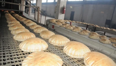 مدير عام مؤسسة السورية للمخابز يوضح أسباب تفاوت جودة الخبز ويكـشـف عن إجراءات الحـد من الازدحـام أمام الأفران