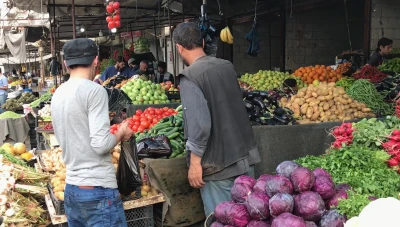 تاجـر: ضـرورة تسـهيل استـيراد السلع في الأزمـات لتـجنب نقـص المواد في الأسواق