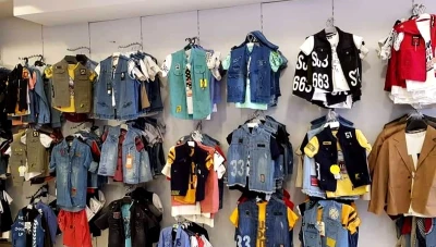 ارتفاع جنوني في أسعار الألبسة بسوريا: كسوة الطفل تصل إلى 400 ألف ليرة مع اقتراب عيد الفطر