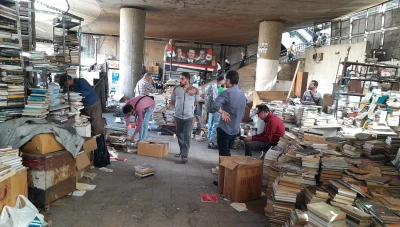 إزالـة بسـطات الكتب تثـير الجـدل والمحافظة توضـح خطـطهـا