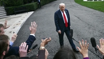 تجميد مشاريع بمليارات الدولارات يثير خلافاً جديداً بين إدارة ترامب والديمقراطيين