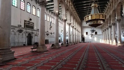 مصادر تكشف الحقيقة الكاملة حول الجهة التي تكفلت بسجاد الجامع الأموي في دمشق
