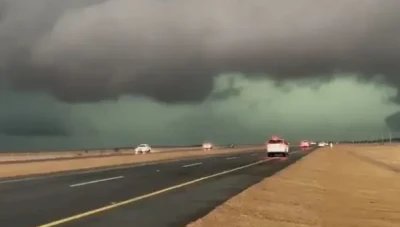 ظاهـرة جـويـة خـارقـة وشـديدة: ظهور السحابة الخضراء في سماء الإمارات