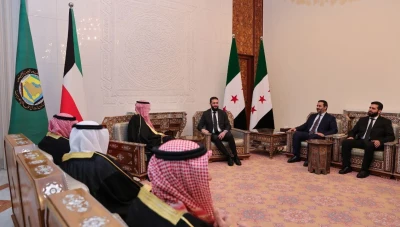 لقـاء بين القـيادة السورية الجديـدة ووزيـر الخـارجـية الكويـتي والأمـين العـام لمجلـس التعـاون الخلـيجي