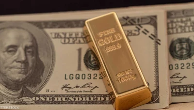 تراجعات في الأسواق الأميركية بعد تقرير الوظائف: انخفاض للأسهم والدولار وارتفاع الذهب
