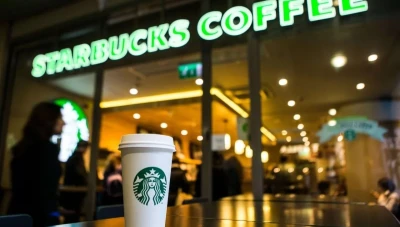 انخفاض قياسي: خسائر تاريخية لشركة ستاربكس تصل إلى 12 مليار دولار خلال 20 يومًا