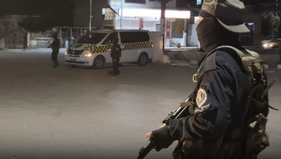 اعتقال شخصية بارزة في البوكمال وضبط مستودع أسلحة وذخائر قرب الحدود السورية العراقية