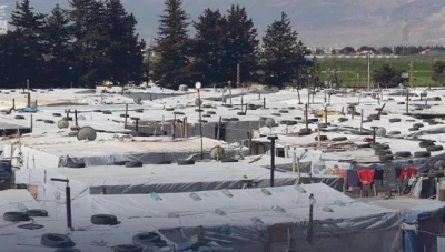 الجـيش اللبناني يهـاجم مخيمات السوريين ويعتـقل عدد كبير منهم