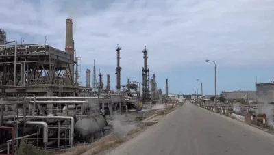 بدء أول عملية تصدير لمادة النفتة من مصب بانياس بعد توقف طويل