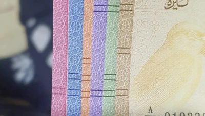 انخفاض ملحوظ تسجله الليرة السورية عند افتتاح يوم الثلاثاء