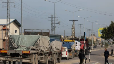 أزمة إنسانية في غزة: تفتيش إسرائيلي يُعيق وصول المساعدات وتحذيرات من مجاعة