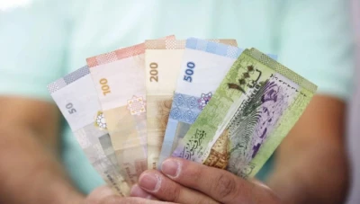 دمشق تبدأ صرف الدعم السعودي القطري للرواتب الشهر المقبل بقيمة 89 مليون دولار