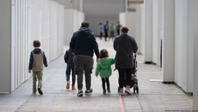 ألمانيا تقر قانوناً جديداً لتعليق لمّ الشمل لعامين لحاملي الحماية الفرعية