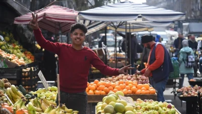وفـرة خضار وفواكه في أسواق دمشق بعد فـتح المـعابر الأردنـية