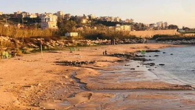 استاذة جامعية توضع علاقة انحسار مياه البحر في طرطوس بالزلازل أو التسونامي