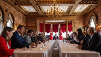 وزير الخارجية التركي هاكان فيدان يلتقي بممثلي الجالية السورية الأمريكية في واشنطن لمناقشة دعم المرحلة الانتقالية في سوريا